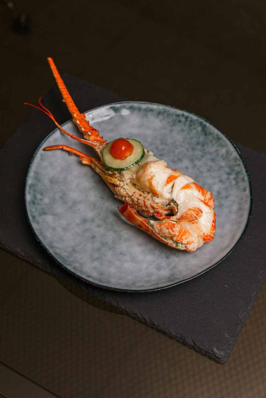 DEMI LANGOUSTE DES MERS DU SUD À LA PARISIENNE
