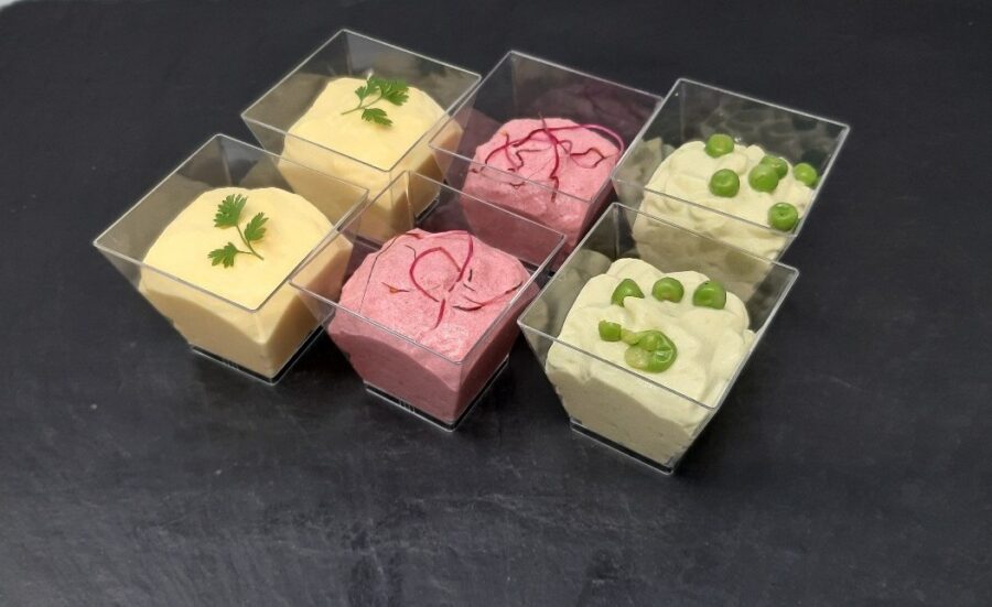 VERRINES PRINTANIÈRE : CHANTILLY DE BETTERAVE, CHANTILLY DE PETITS POIS, CHANTILLY CHOU-FLEUR AU SAFRAN 6 verrines